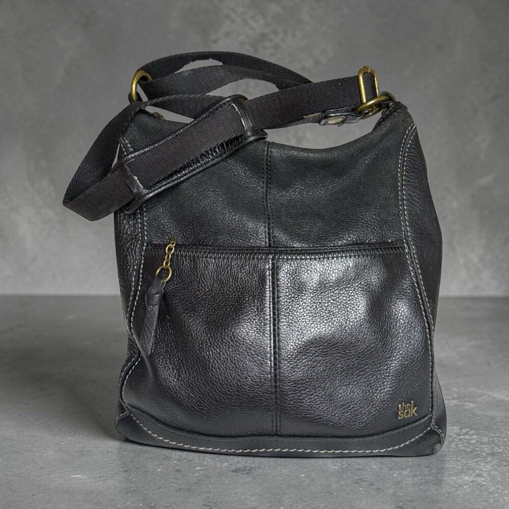 The Sak Iris Black Pebbled Leather Crossbody Shoulder Bag Purse Classic Clean!